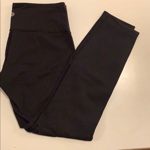 Lululemon black Wunder Under leggings